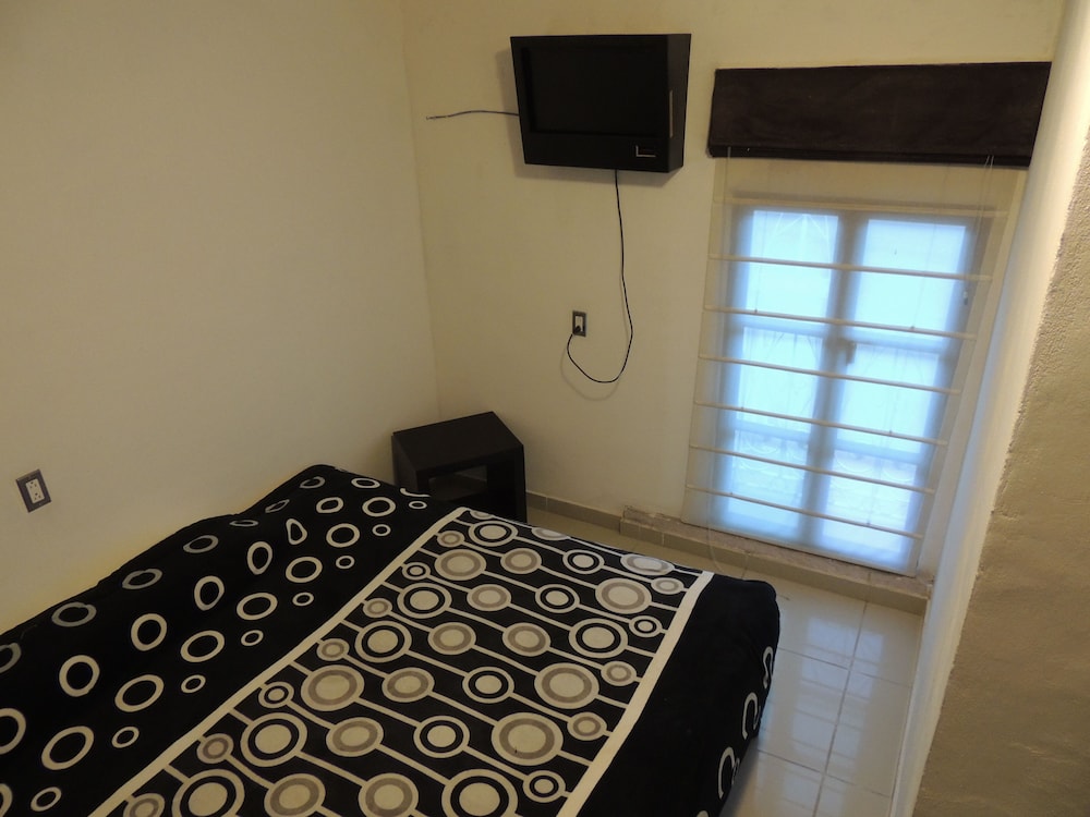 Apartment photo 2