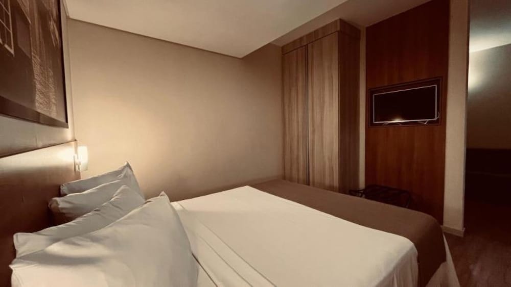 Standard Suite, Air conditioning