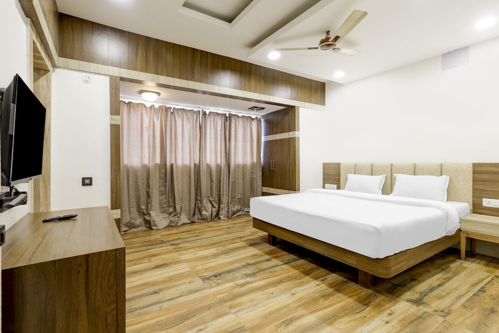 Deluxe Double Room, City View