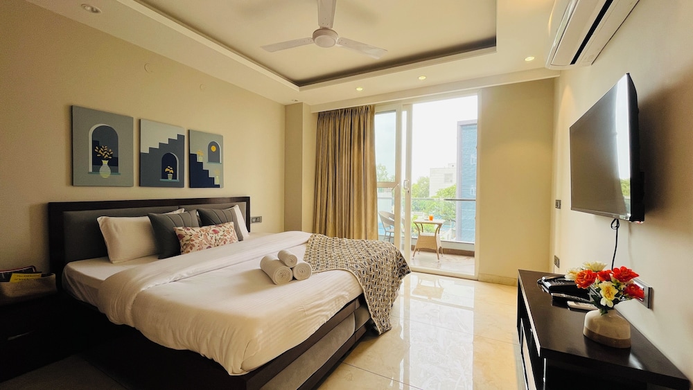 Deluxe Suite - Photo 9