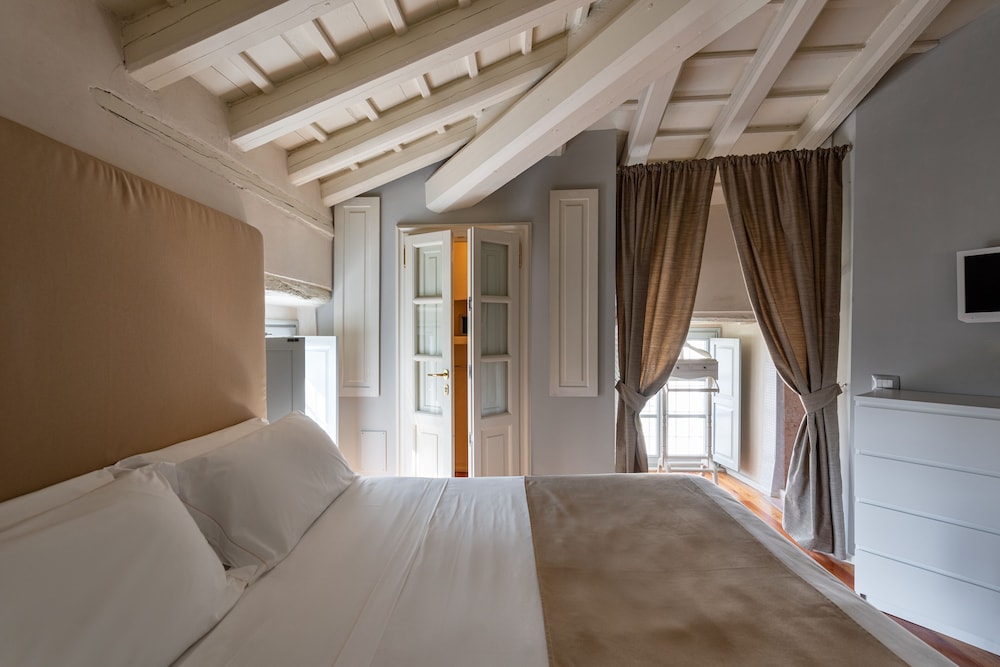 Classic Double Room - Photo 12