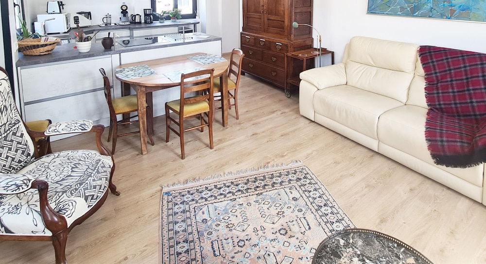 Elite Apartment, Ensuite, City View (Le phare Dieppois)
