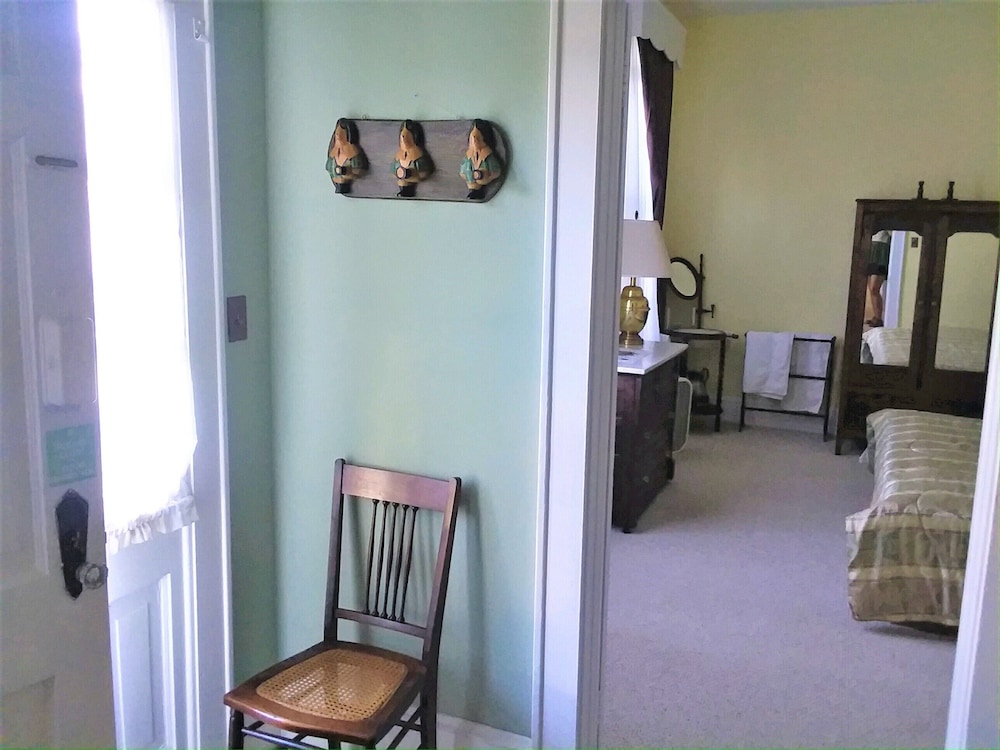Standard Double Room, 1 King Bed, Non Smoking, City View photo 1
