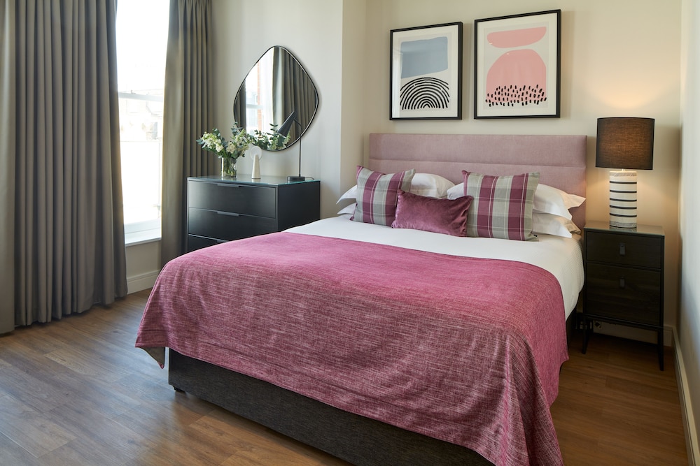 Open Plan Apartment with Sofa Bed