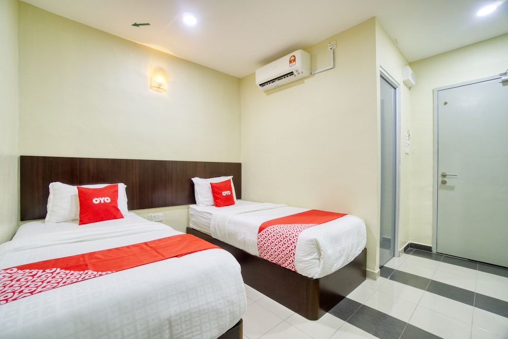 Standard Twin Room - Photo 2