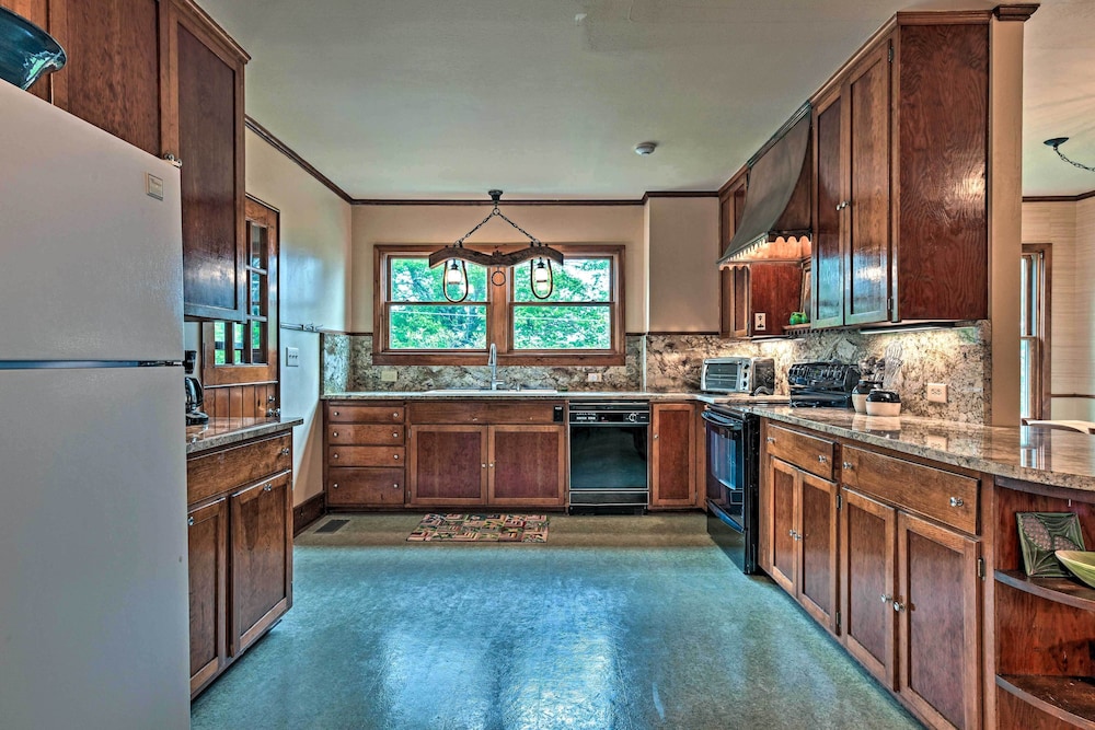 House (6 Bedrooms) photo 2