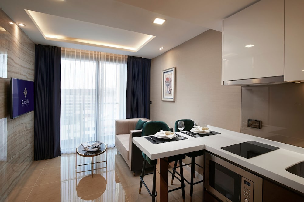 Suite, City View - Photo 1