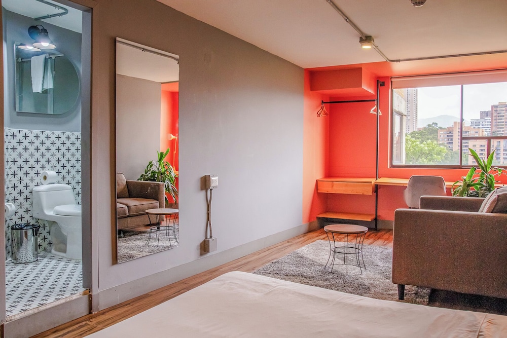 Deluxe Room - Photo 2