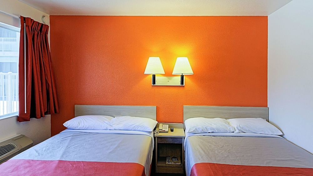 Deluxe Room, 2 Double Beds, Non Smoking, Refrigerator & Microwave photo 3