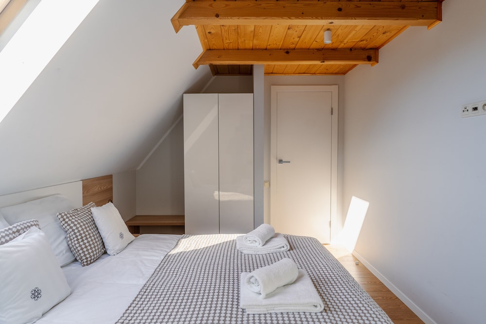Classic Apartment, 1 Bedroom - Photo 2