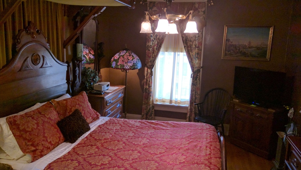 Standard Room, 1 Queen Bed