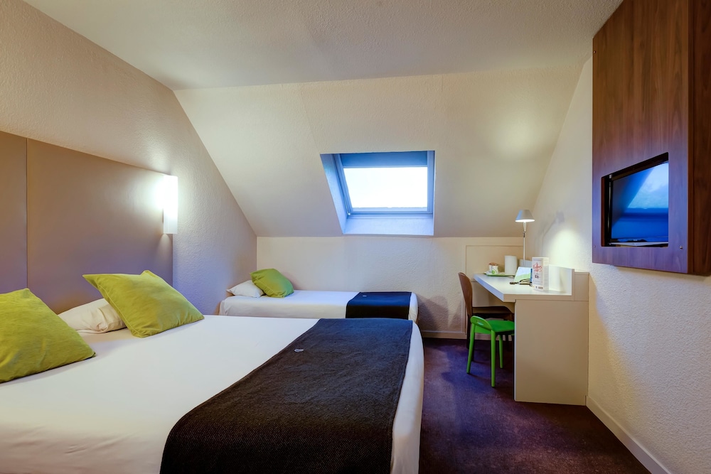 Standard Room, Multiple Beds - Photo 3