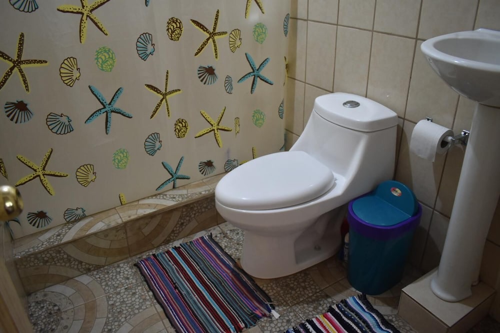 Basic Shared Dormitory, Mixed Dorm, Shared Bathroom (4 Bunk Beds, 8 People) photo 3