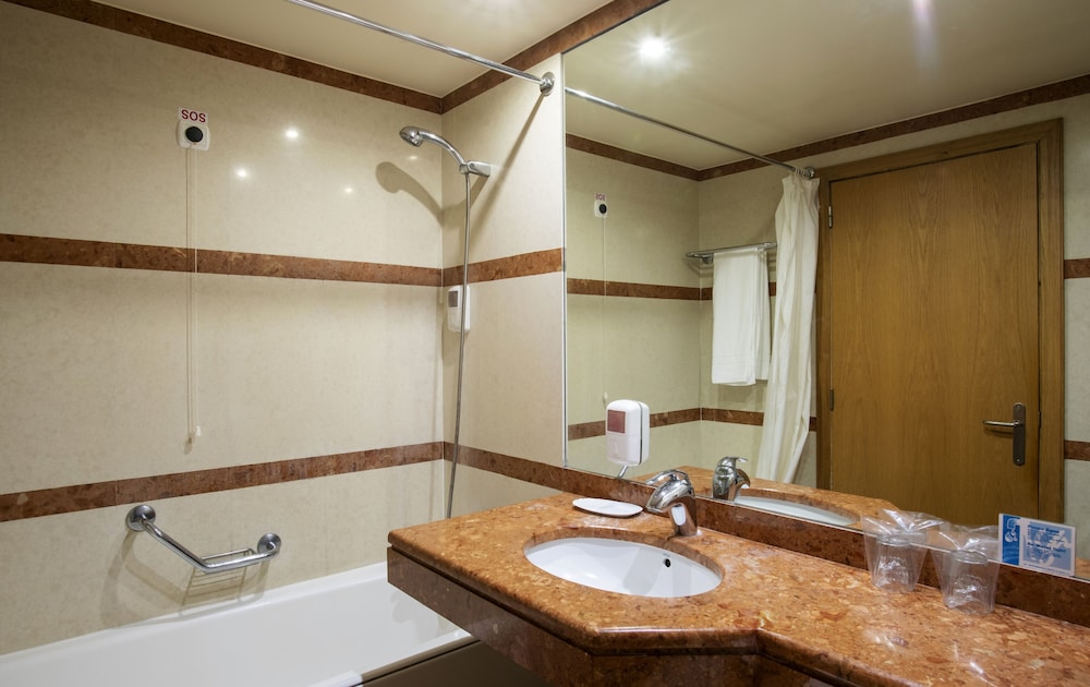 Superior Double or Twin Room photo 3