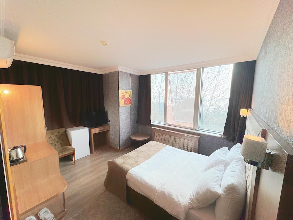 Economy Double Room photo 2