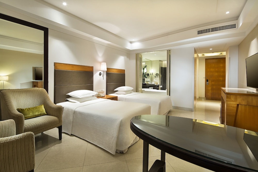 Room, 2 Twin Beds, Balcony, Garden View - Photo 2