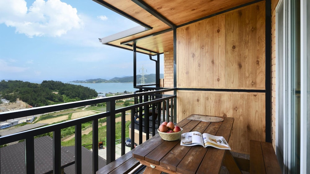 Basic Room, 1 Bedroom (A202(Oceanview)) photo 2