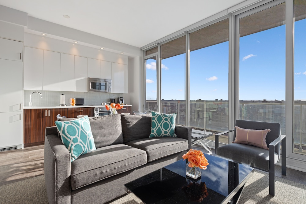 Suite, 2 Bedrooms, Pool Access photo 1