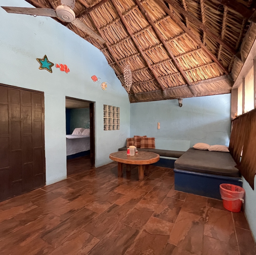 Comfort Bungalow, 2 Bedrooms, Pool View, Poolside photo 2