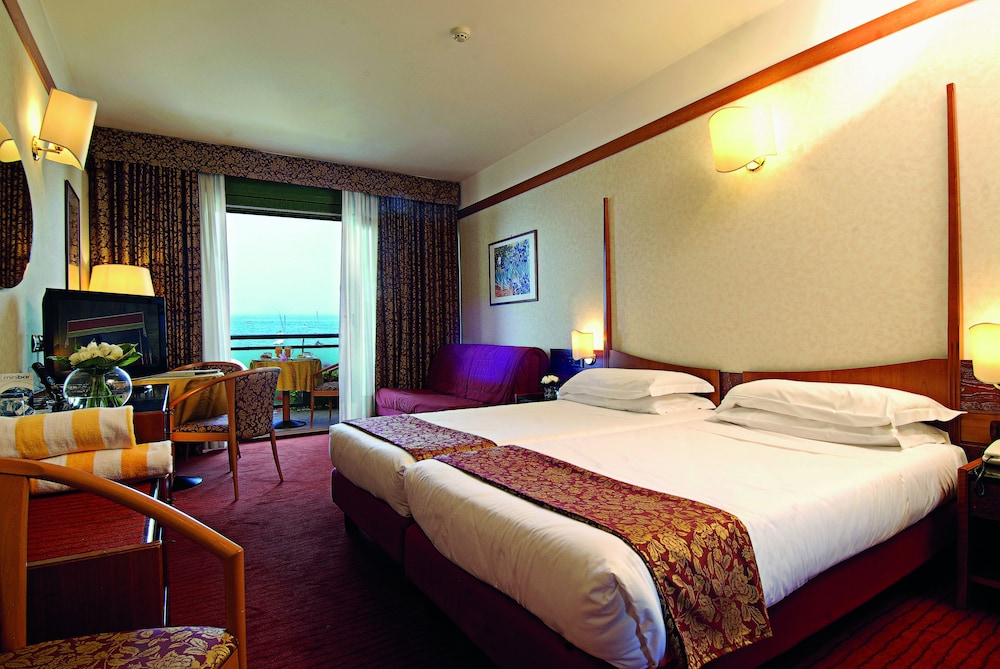 Junior Suite Multiple beds, Balcony , Lakeside, Bellevue building