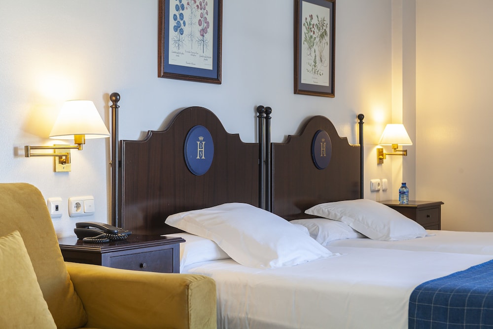 Superior Double Room (3 Adults) - Photo 3