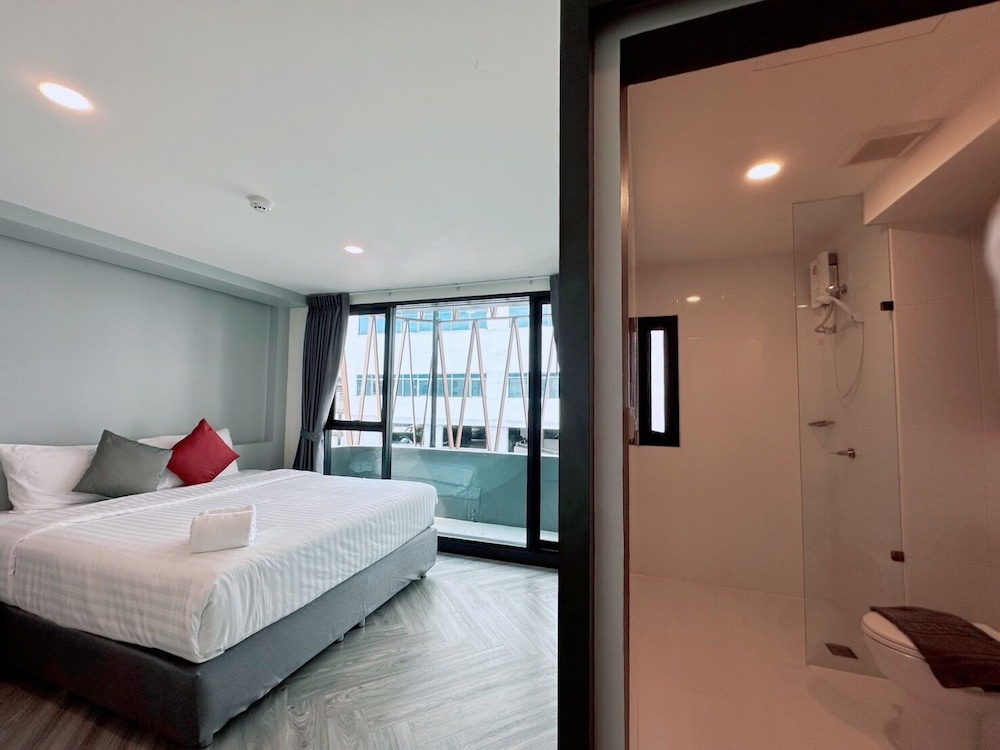 Grand Deluxe Balcony Double Room photo 1