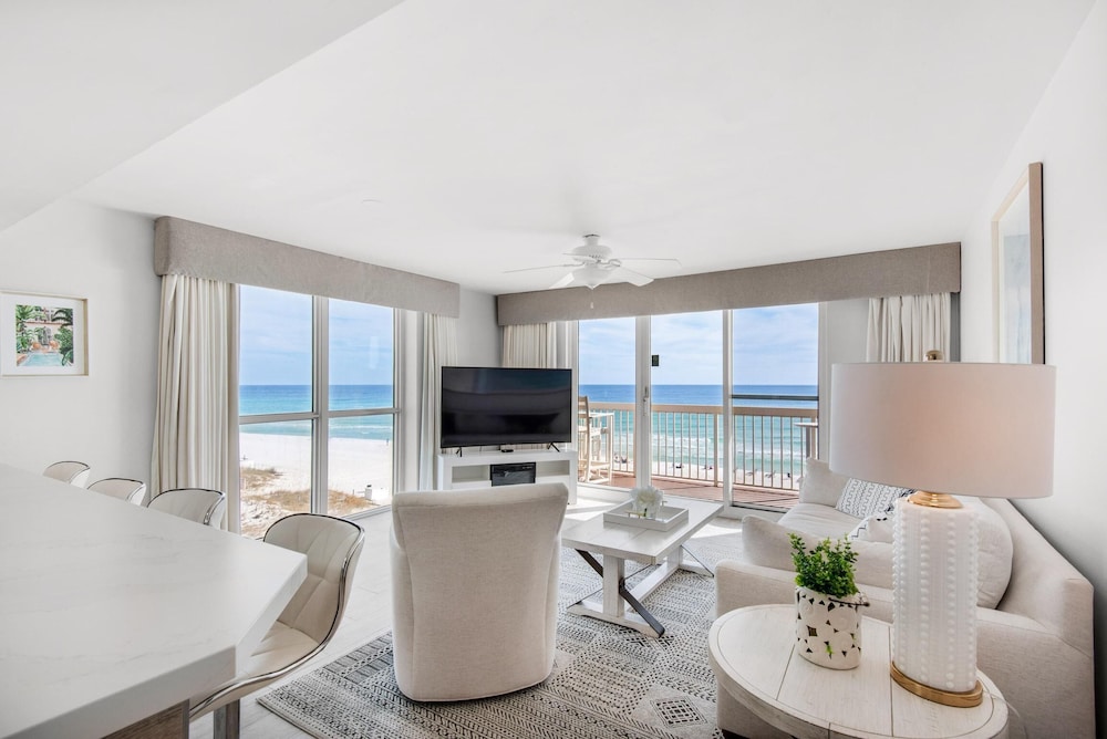 Condo, 1 King Bed with Sofa bed (Pelican Beach Resort 501) photo 2