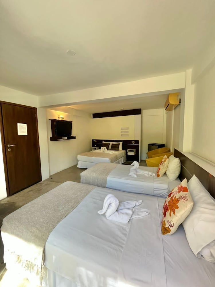 Quadruple Room, Pool View photo 2