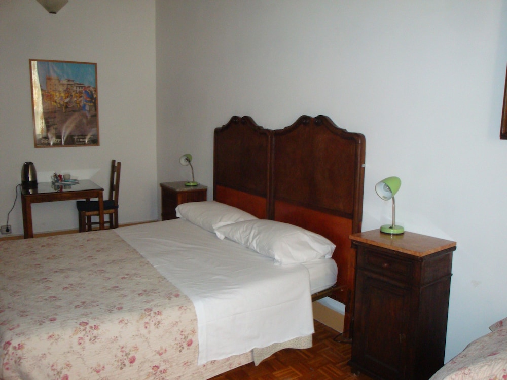 Double Room, Shared Bathroom photo 1