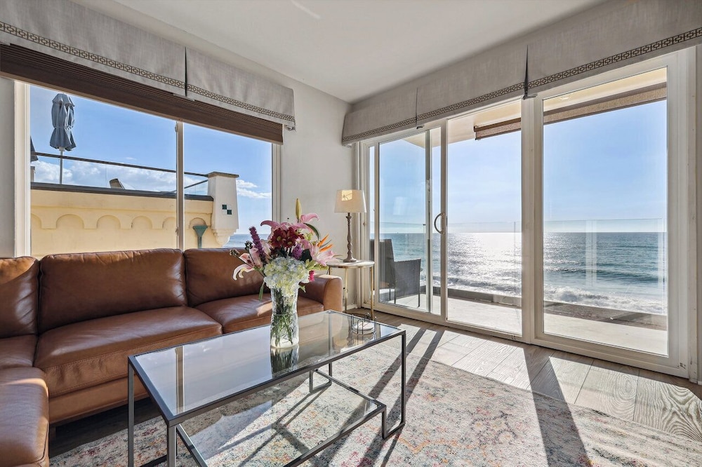 Just Beachy, Unit 401