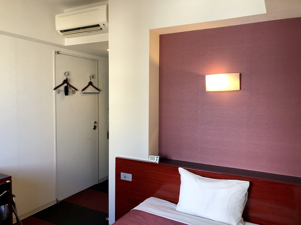Economy Double Room, Non Smoking (1 Semi Double Bed) photo 2