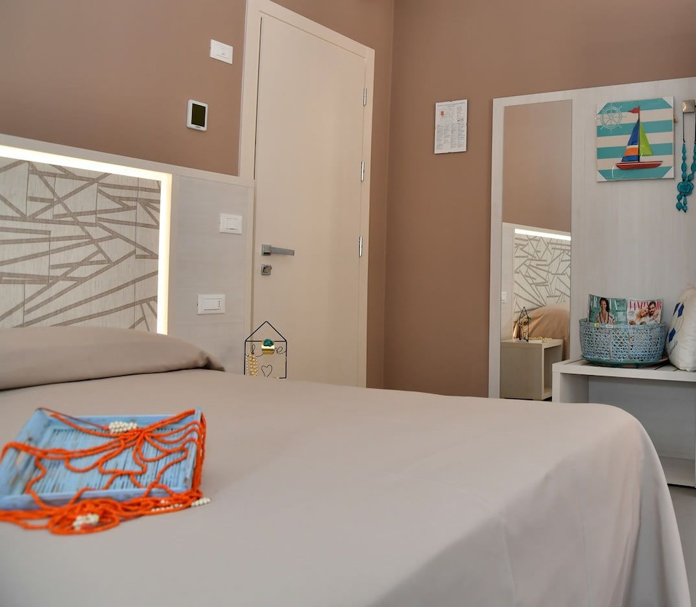 Deluxe Double or Twin Room, Balcony photo 2