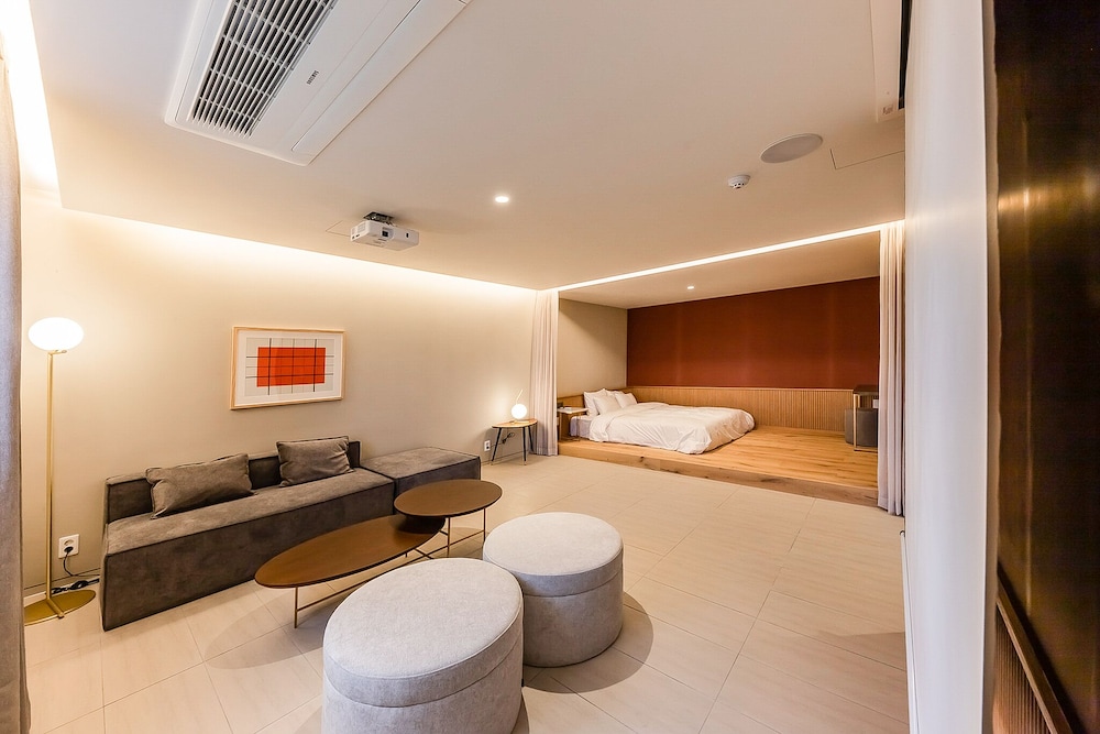Family Studio Suite - Photo 4