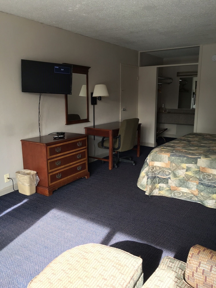 Room, 1 King Bed, Non Smoking photo 1