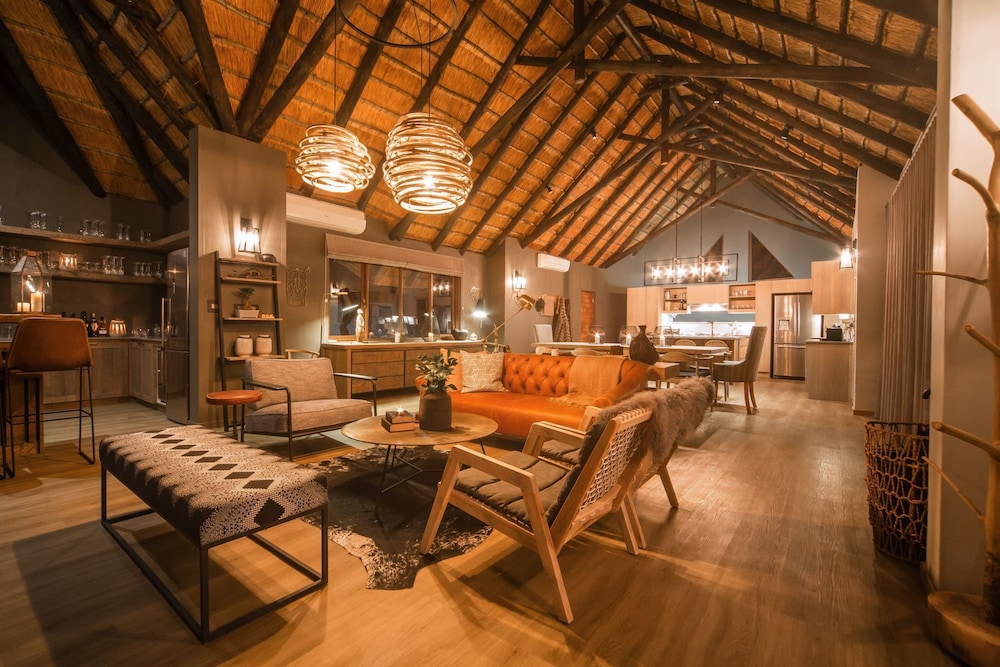 Luxury House, 6 Bedrooms photo 1