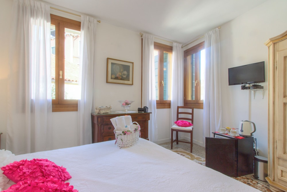 Comfort Suite, Terrace, Canal View (up to 4 people) photo 2