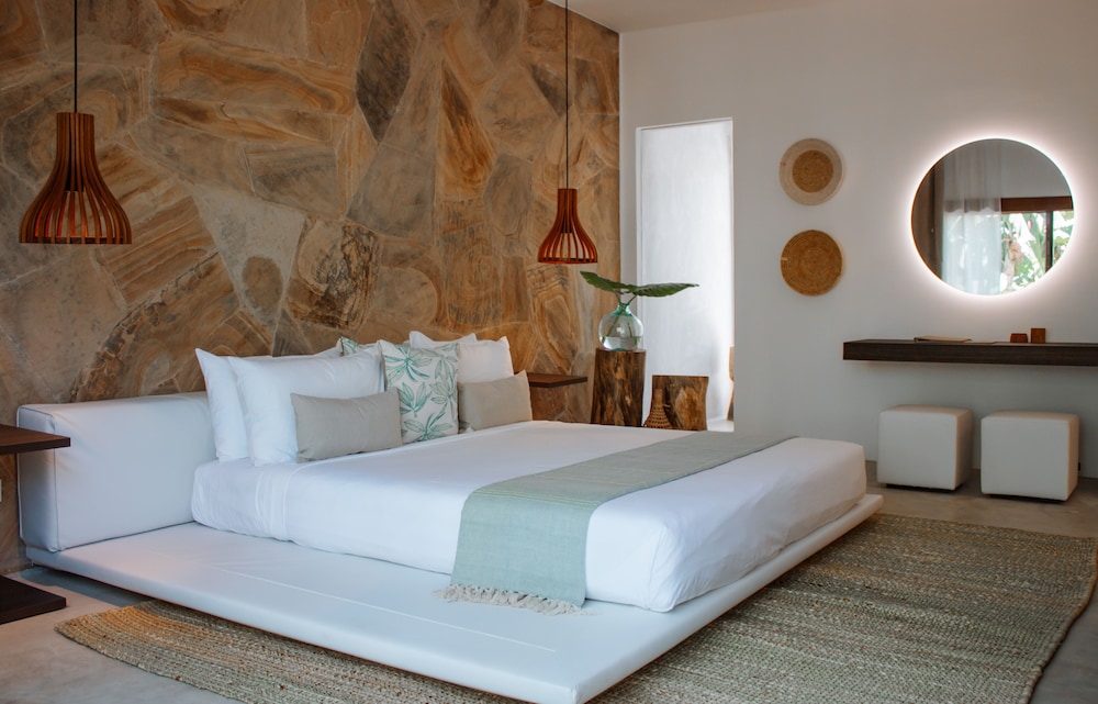 Panaromic Rooftop Ocean View Jungle Suite