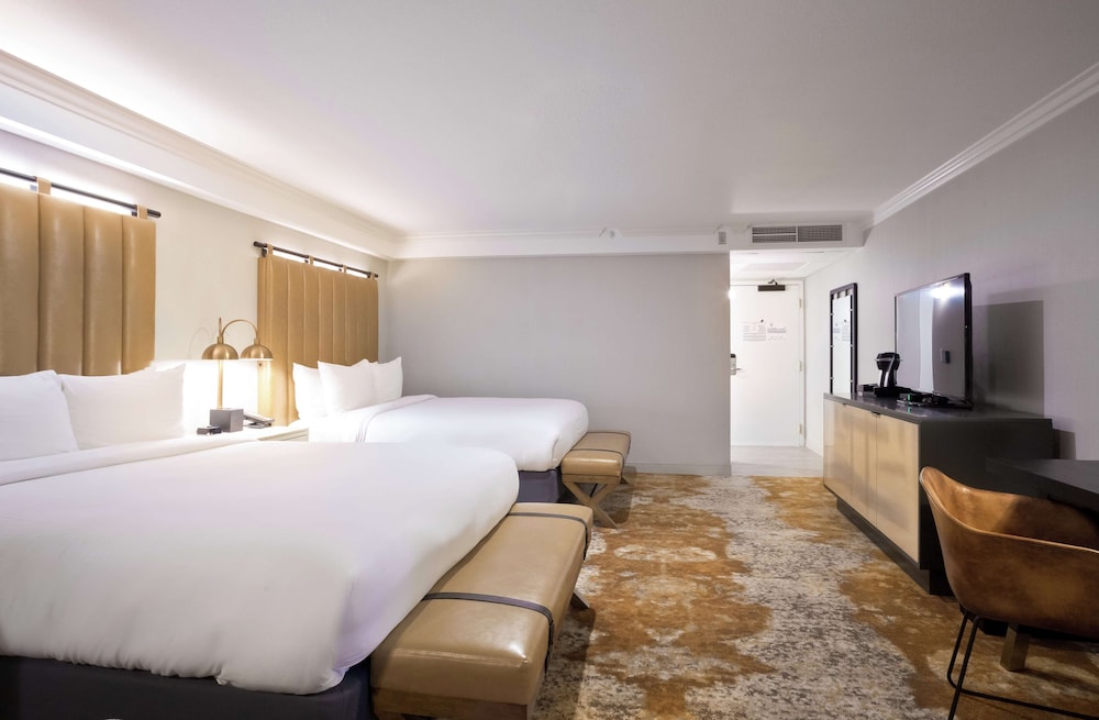 Room, 2 Queen Beds, Accessible, Balcony (Mobility, Hearing, Roll-In Shower) - Photo 3
