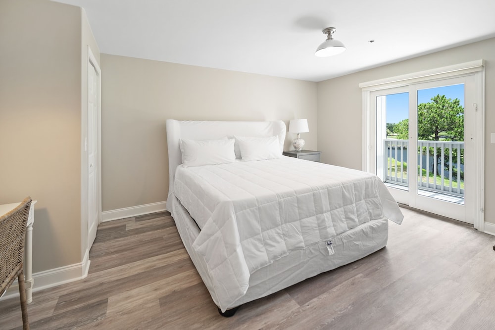 Classic Apartment, 2 Bedrooms, Golf View photo 2