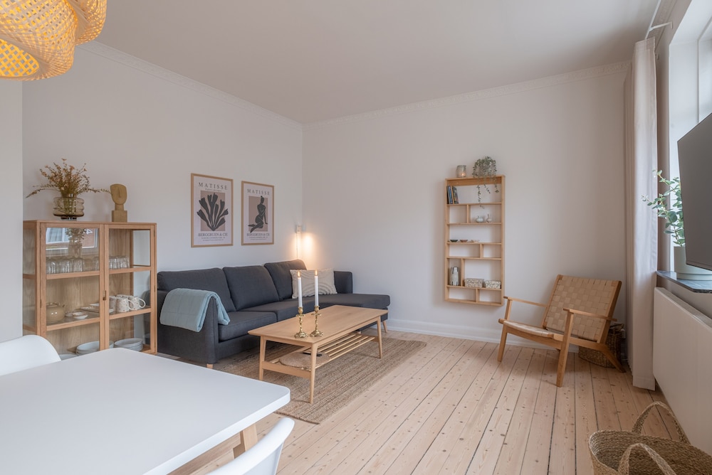 Apartment photo 1