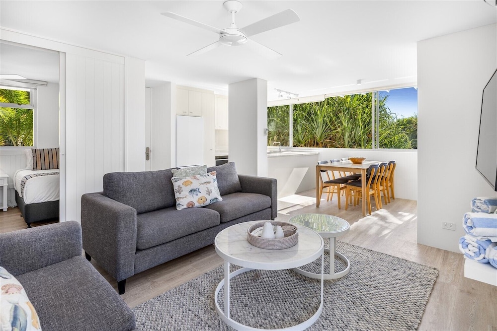 Deluxe Apartment, 3 Bedrooms, Partial Ocean View, Beachfront