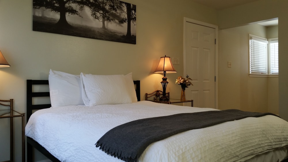 Family Suite, 2 Bedrooms, Kitchen, Mountain View photo 1