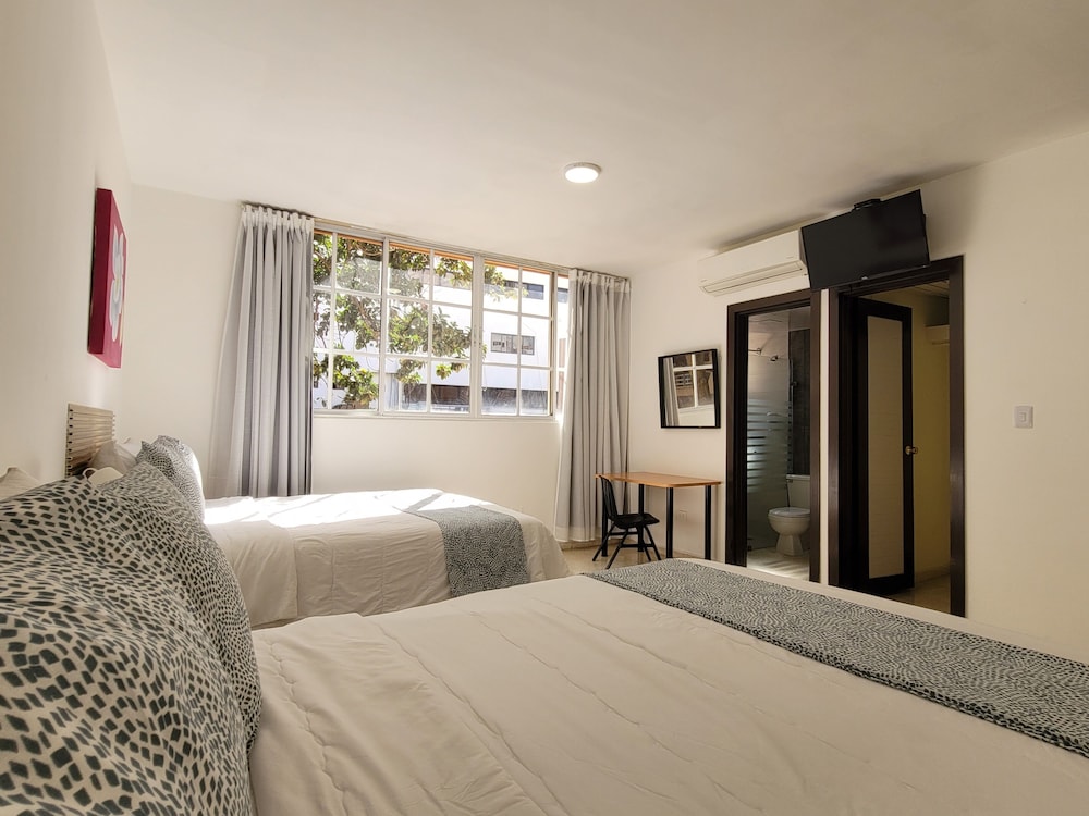 Standard Room, 2 Double Beds photo 3