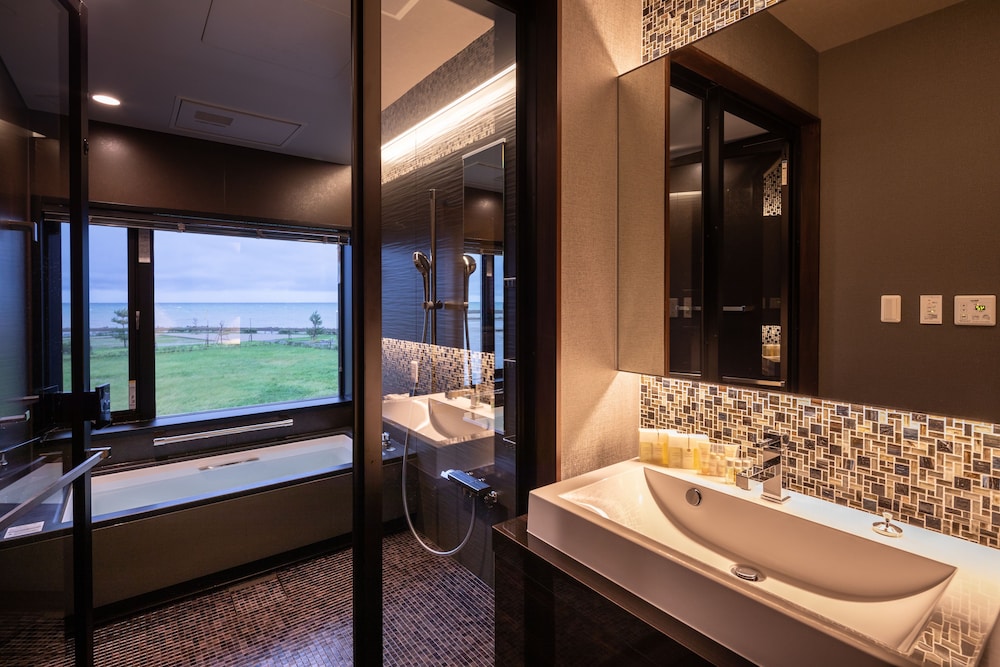Japanese Western Style Suite, Sea View - Photo 3