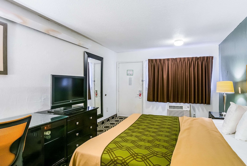 Room, 1 Double Bed, Non Smoking - Photo 9