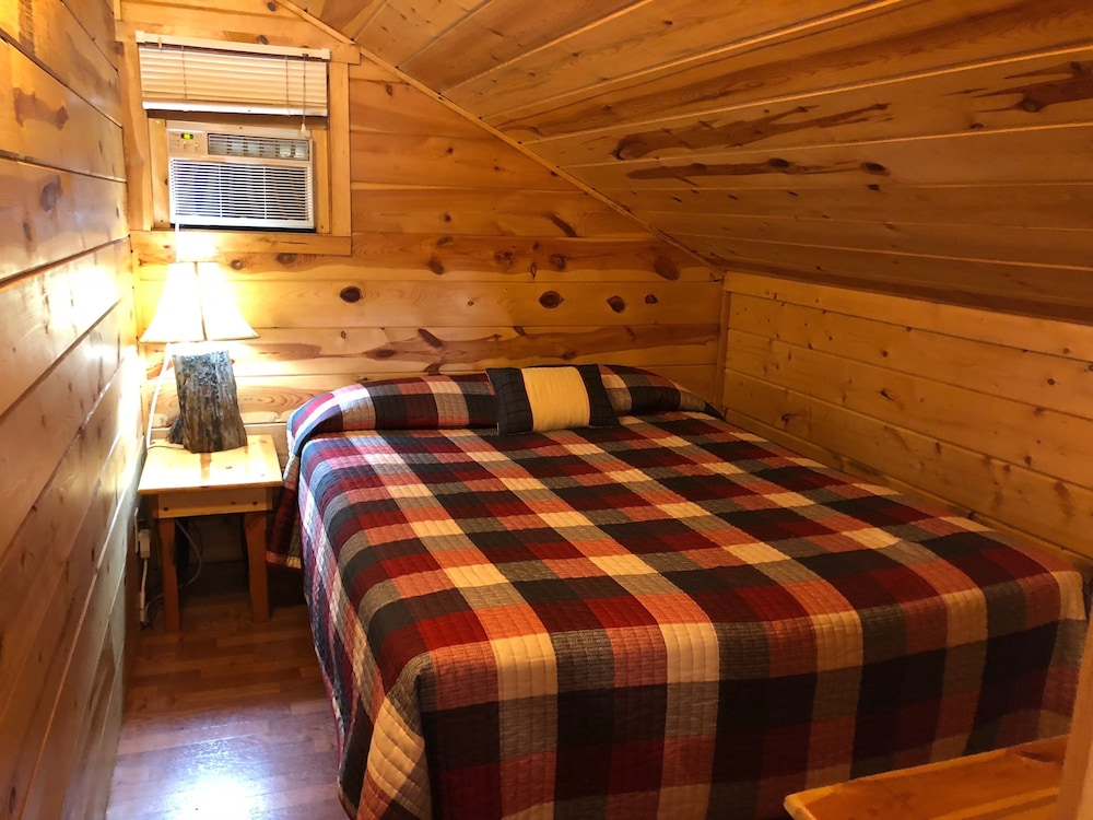 Family Cabin, 2 Bedrooms, Kitchen, Mountain View photo 2