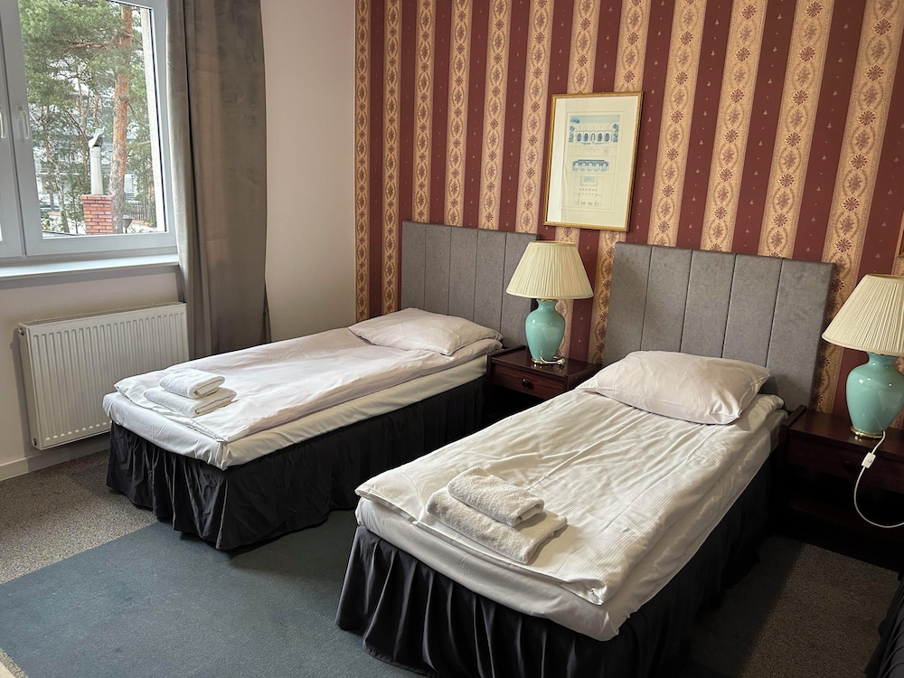 Classic Twin Room, City View