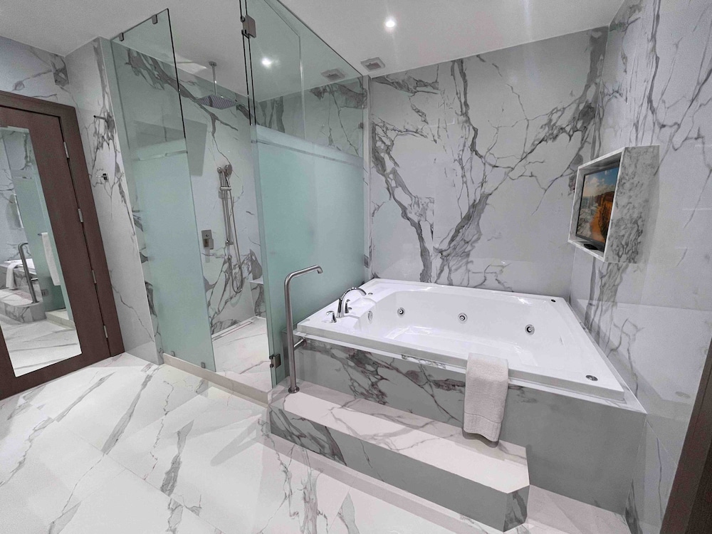 Suite King Jacuzzi - Photo 6
