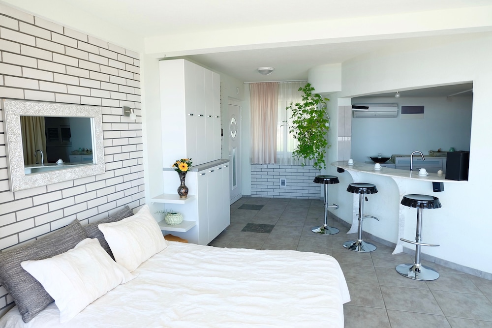 Deluxe Studio, Balcony, Sea View (3) photo 1