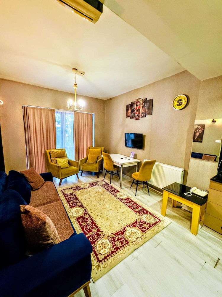 Family Apartment photo 1